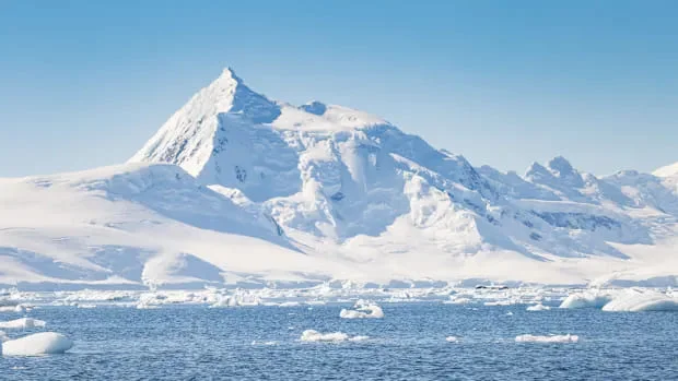  Antarctica | The Sun Rises for Adventure in Antarctica and Climbing Mount Vinson