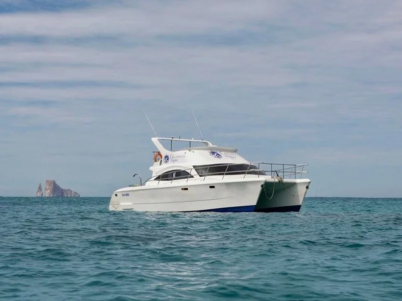 Kicker Rock Tour | Galapagos Hopper | Galapagos Tours