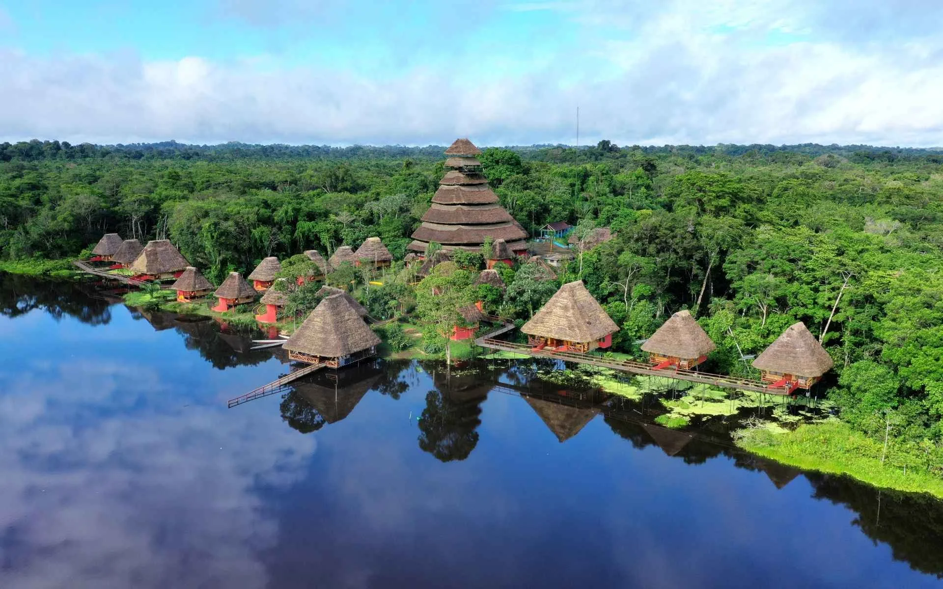  Ecuador | Napo Wildlife Center: an example of how a united community can achieve great results, from the vision of David Grefa and Oscar Lopez
