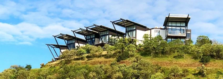  Galapagos | Pikaia Lodge Galapagos Deals: Free Nights & Family Perks 2026