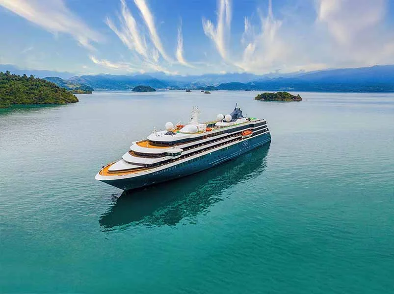 World Traveller | Cruise Ship Antarctica