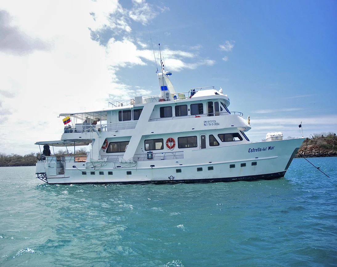 South Galapagos Journey 4-Day: Española - Estrella de Mar Yacht | Estrella de Mar | Galapagos Tours