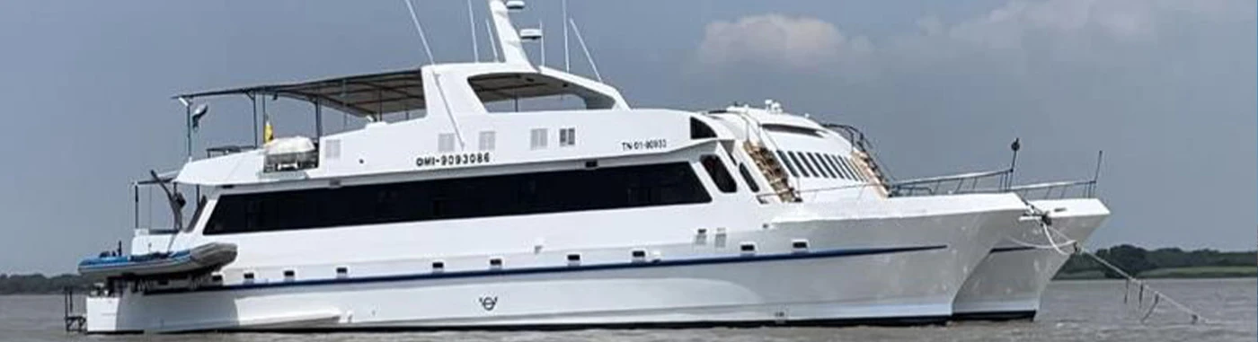 Galapagos 8-Day Island Hopping: Eastern & Central Adventure - Anali Catamaran | Galapagos Cruise Tours