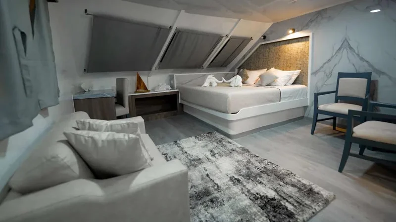 Suite | Anahi Catamaran