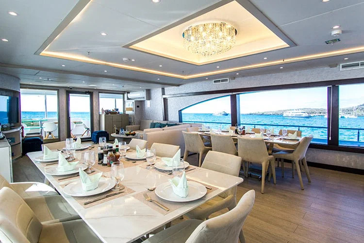 Dining area | Grand Majestic Yacht Dining area | Grand Majestic Yacht