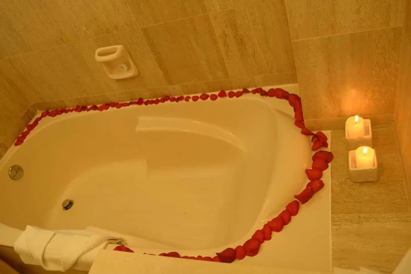 Jose Antonio Puno | Bathroom