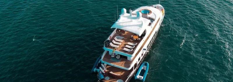 Kontiki Wayra: A Boutique Yacht Cruise on Costa Rica’s Pacific Coast