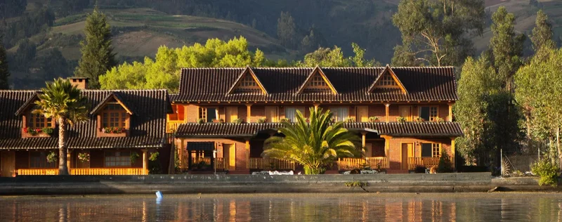 Puerto Lago