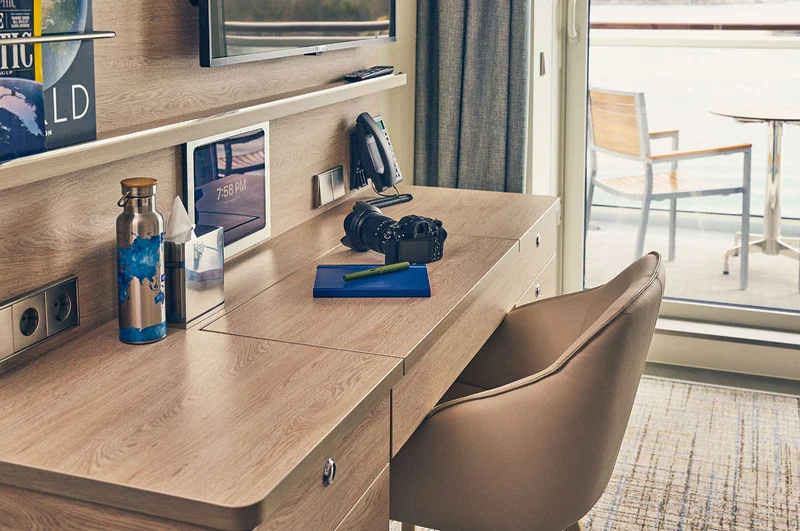 Category 4 - Lounge Deck | South America Travel