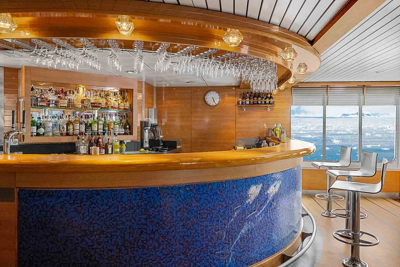 Bar | National Geographic Explorer