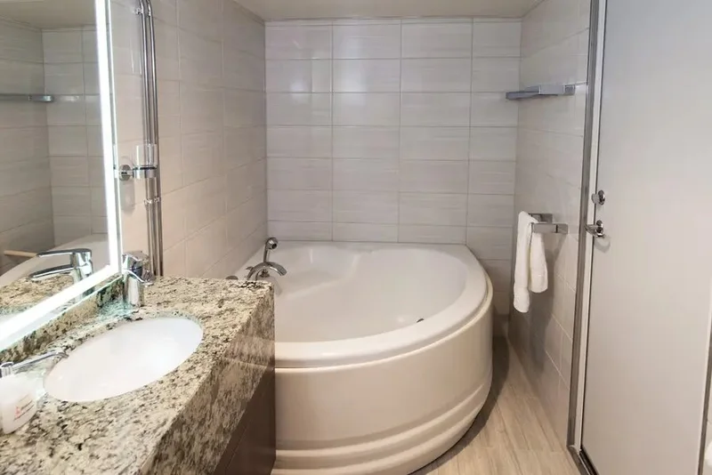 Suite Cabin | G Expedition