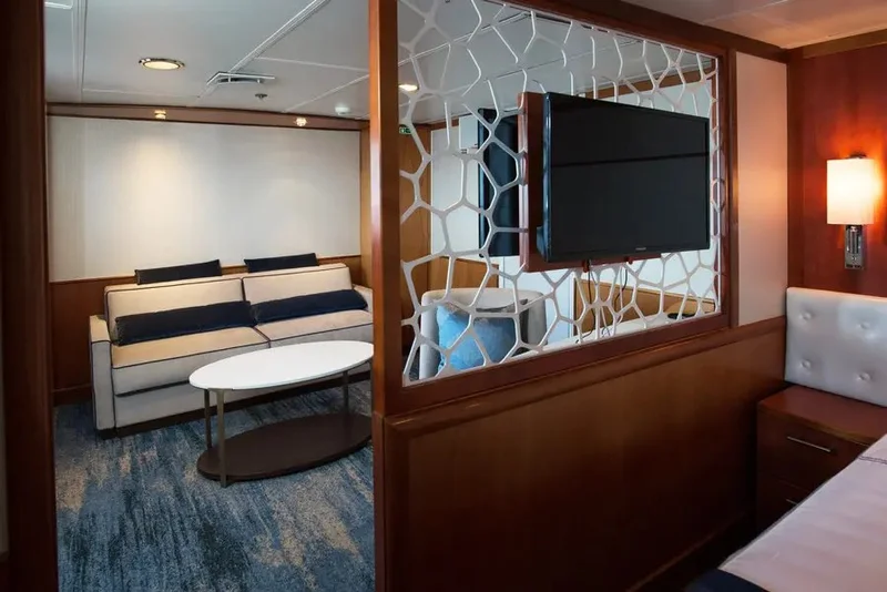 Suite Cabin | G Expedition