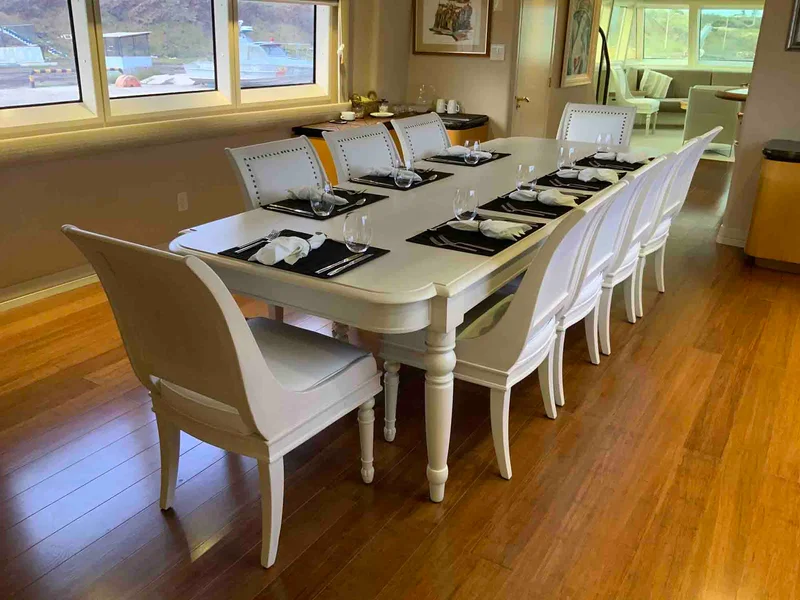 Dinning area | Vision Yacht