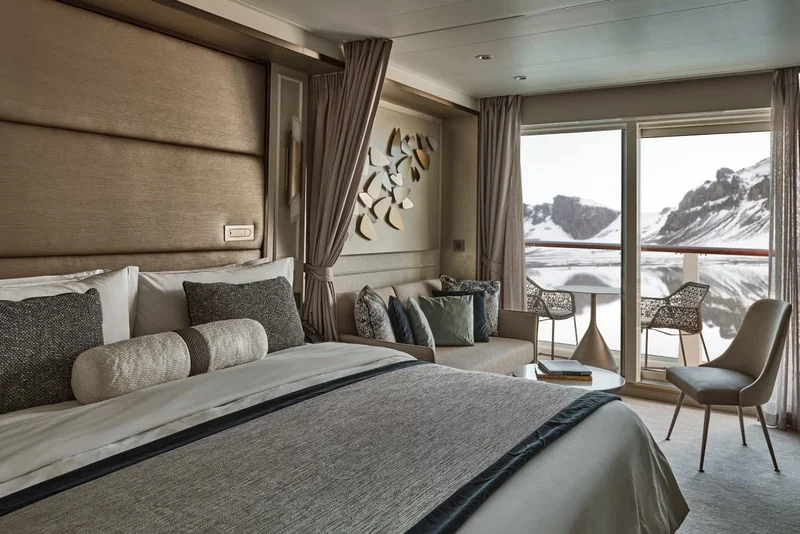 classic-veranda-suite-ocean-endeavour-antarctica classic-veranda-suite-ocean-endeavour-antarctica