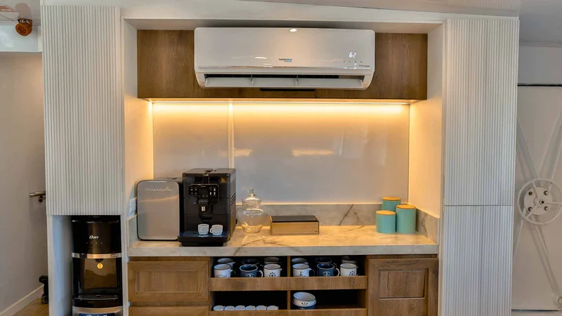Dining Room | Galaxy Diver II
