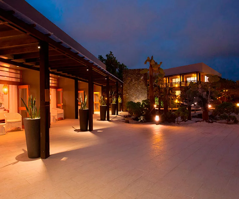 Hotel hall I Finch Bay 