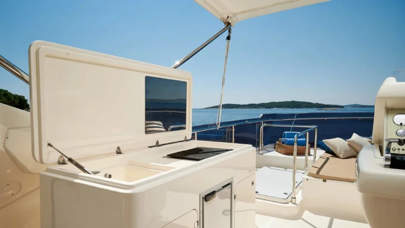 Flybridge Outdoor Bar And Fridge | Galaxy Skape