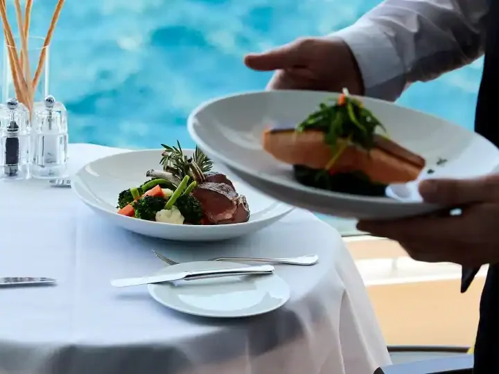 In Suite Dining | Seabourn Pursuit