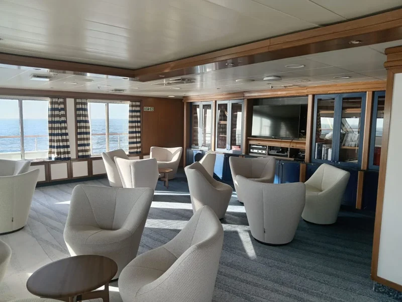 Observation Lounge | Discoverer | Antarctica