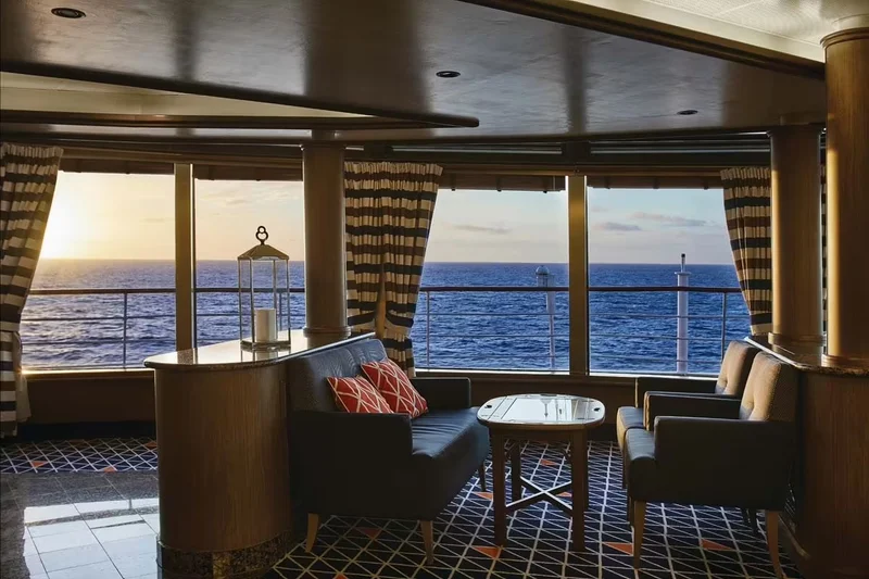 observation-lounge-silver-suite-antarctica observation-lounge-silver-suite-antarctica