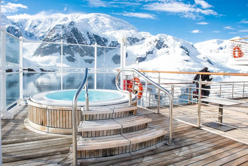 Outdoor Jacuzzi | Discoverer | Antarctica