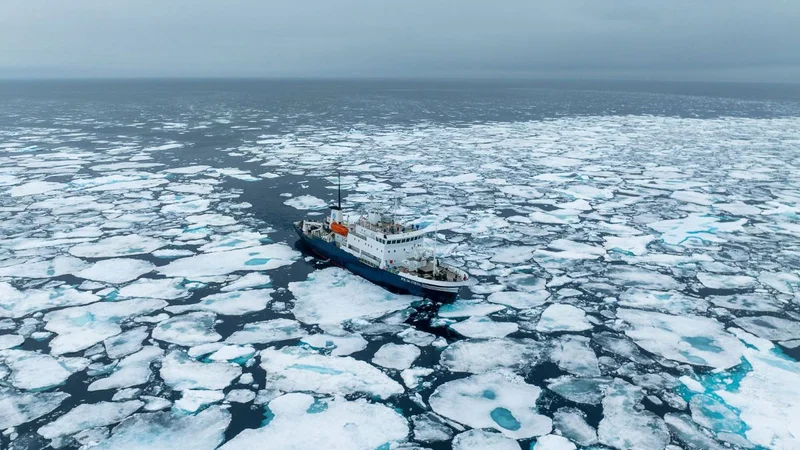 Sea Ice | MV Polar Athenea Sea Ice | MV Polar Athenea