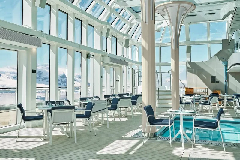 pool-deck-ocean-endeavour-antarctica pool-deck-ocean-endeavour-antarctica