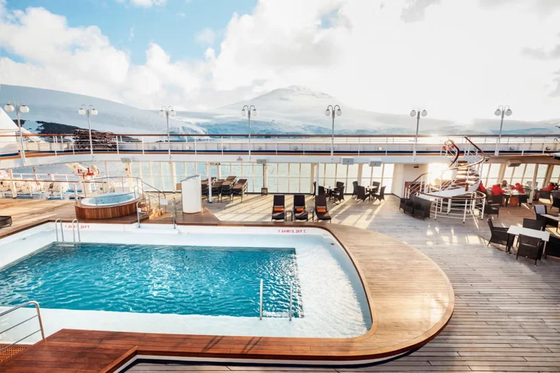 pool-deck-silver-suite-antarctica pool-deck-silver-suite-antarctica