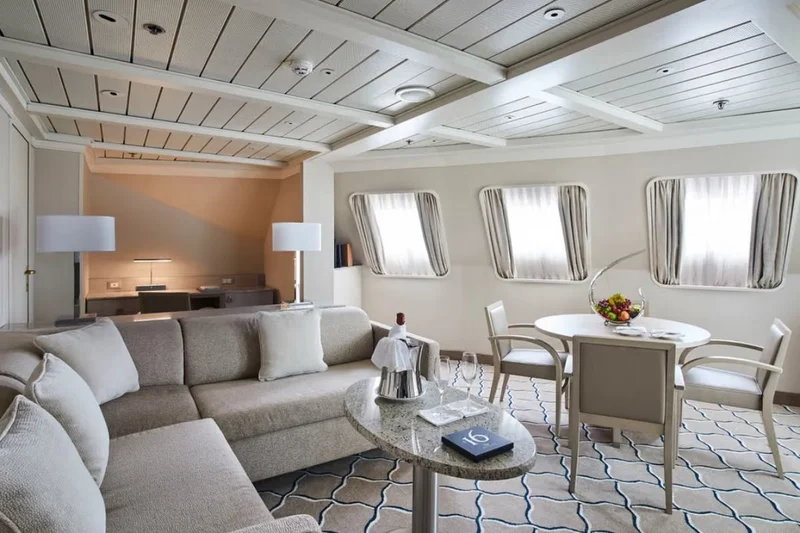 royal-suite-silver-cloud royal-suite-silver-cloud