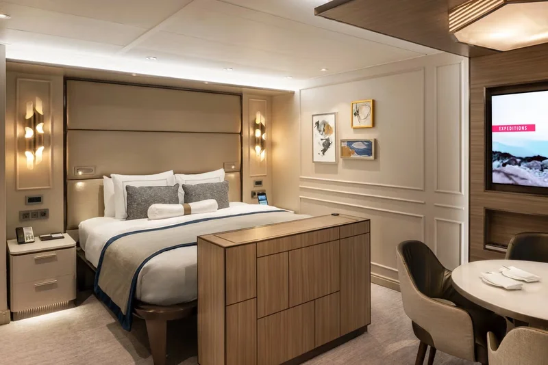 silver-suite-ocean-endeavour-antarctica silver-suite-ocean-endeavour-antarctica
